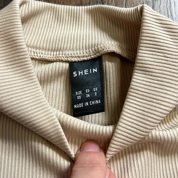 SHEIN Sleeveless Ribbed Cream Top - Picture 5 of 5